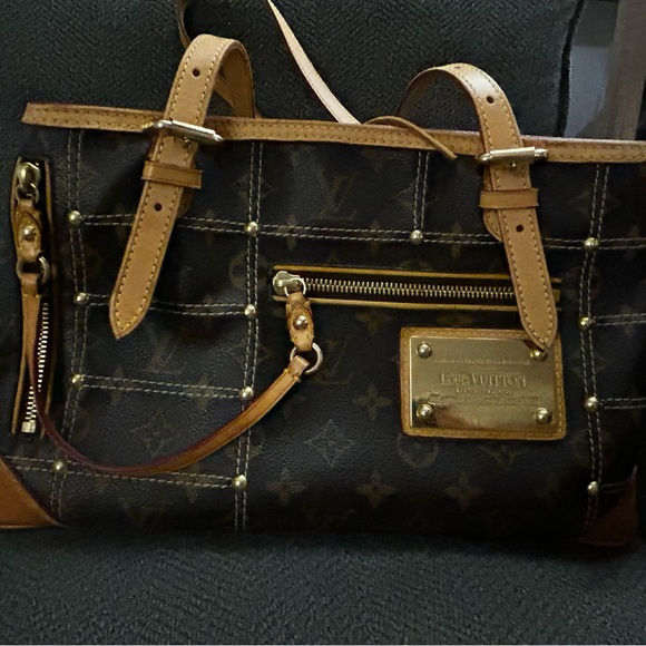 Authentic Louis Vuitton Monogram Rivet Bag. - Picture 12 of 14